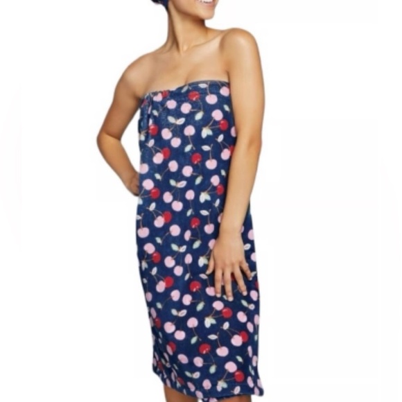 NWT Room Essentials Blue Cherry Shower/Swimsuit Wrap. Soft and cozy, OSFM - Picture 2 of 5